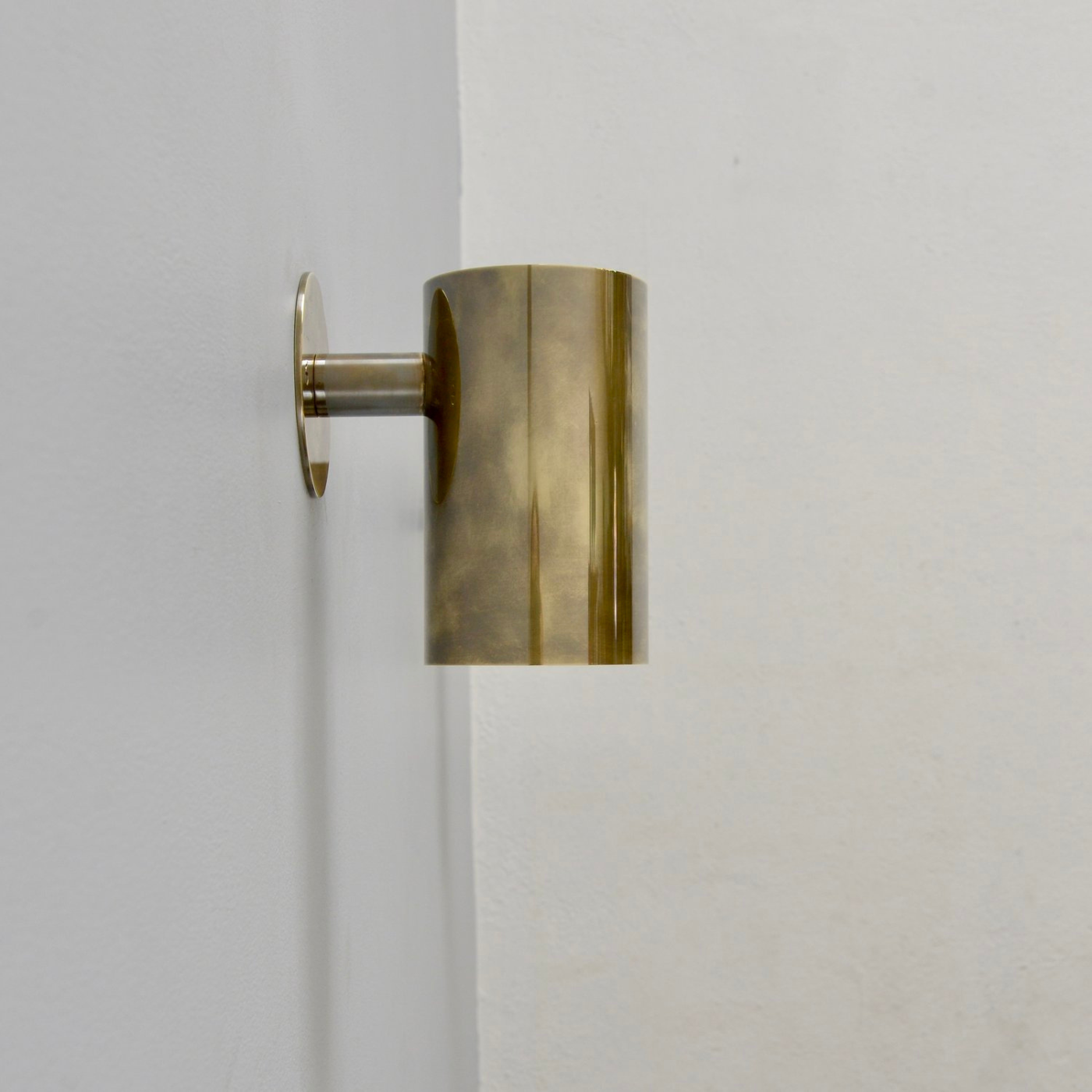 One-Light Mid-Century Modern Stilnovo Style Brass Wall Sconce