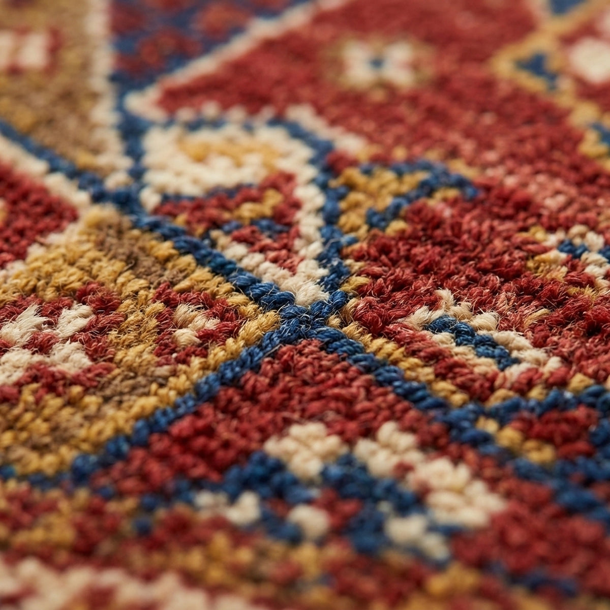 Luxurious Hand-Knotted Mamluk Rug for Chic Interiors, close up of the texture