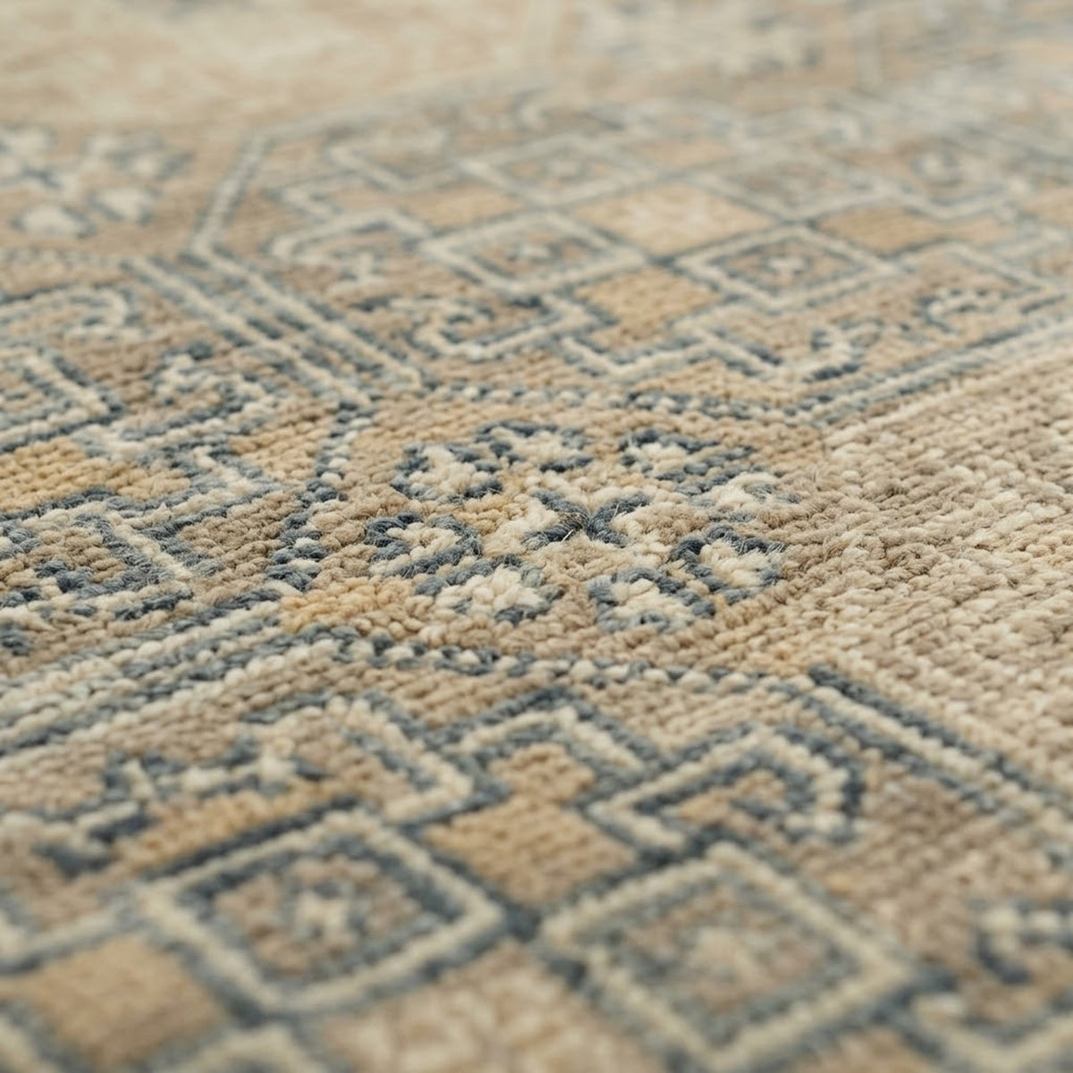 Mamluk Distressed Look for your room, close up of the texture