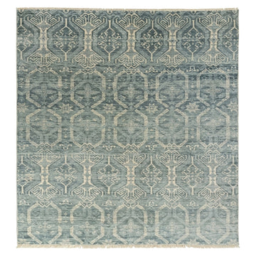 Mika Vintage Transitional Rug, full view on a white background