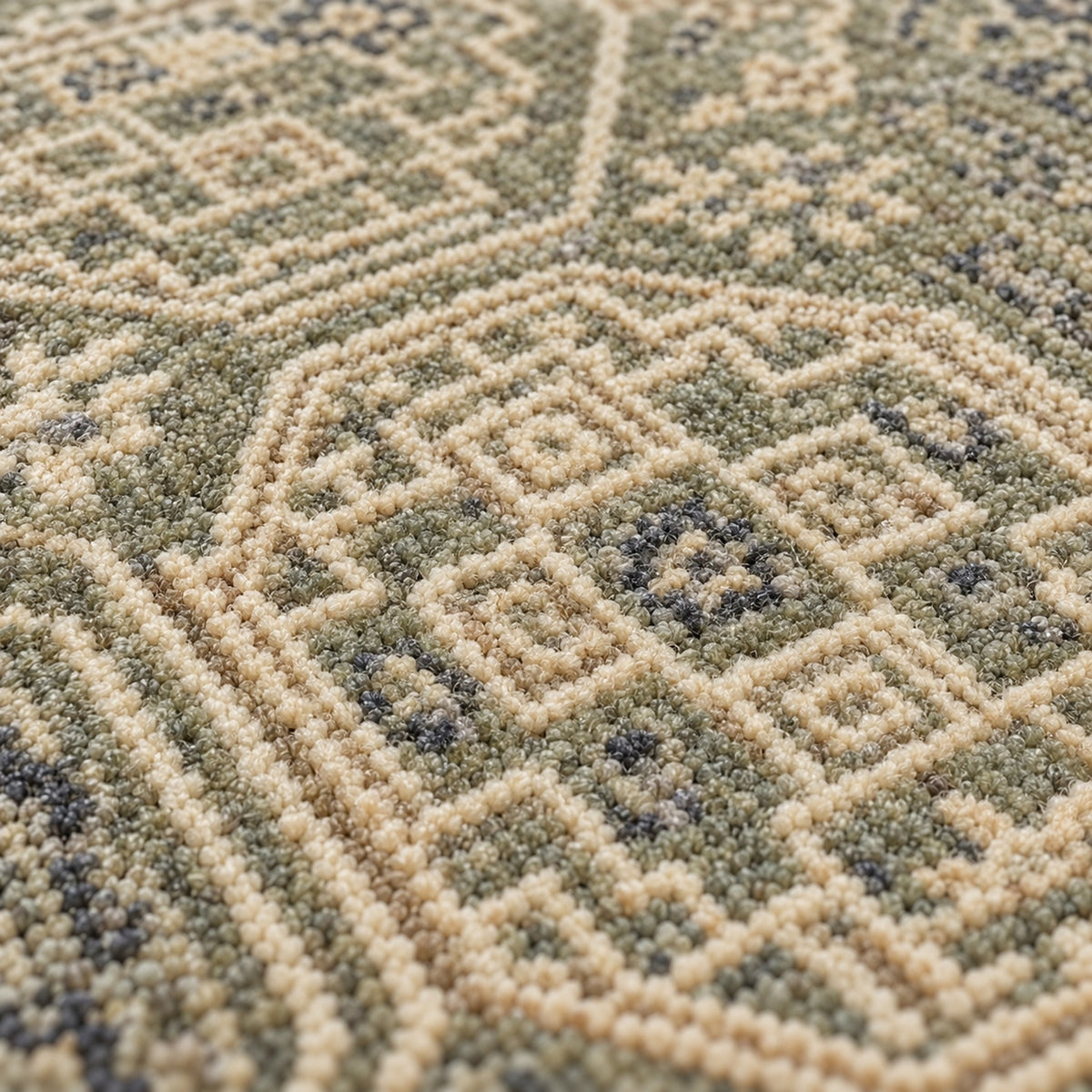 Modern Hand-Knotted Mamluk Royal Rug, close up of the texture